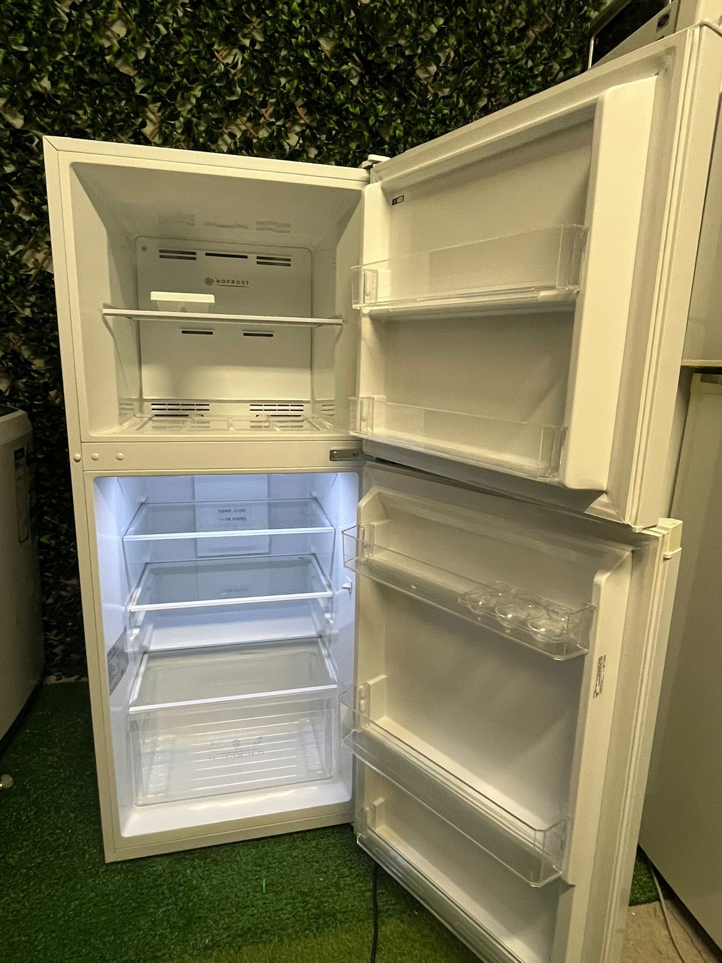 Westinghouse Frost-Free Fridge: Spacious 339L & Energy Efficient ❄️