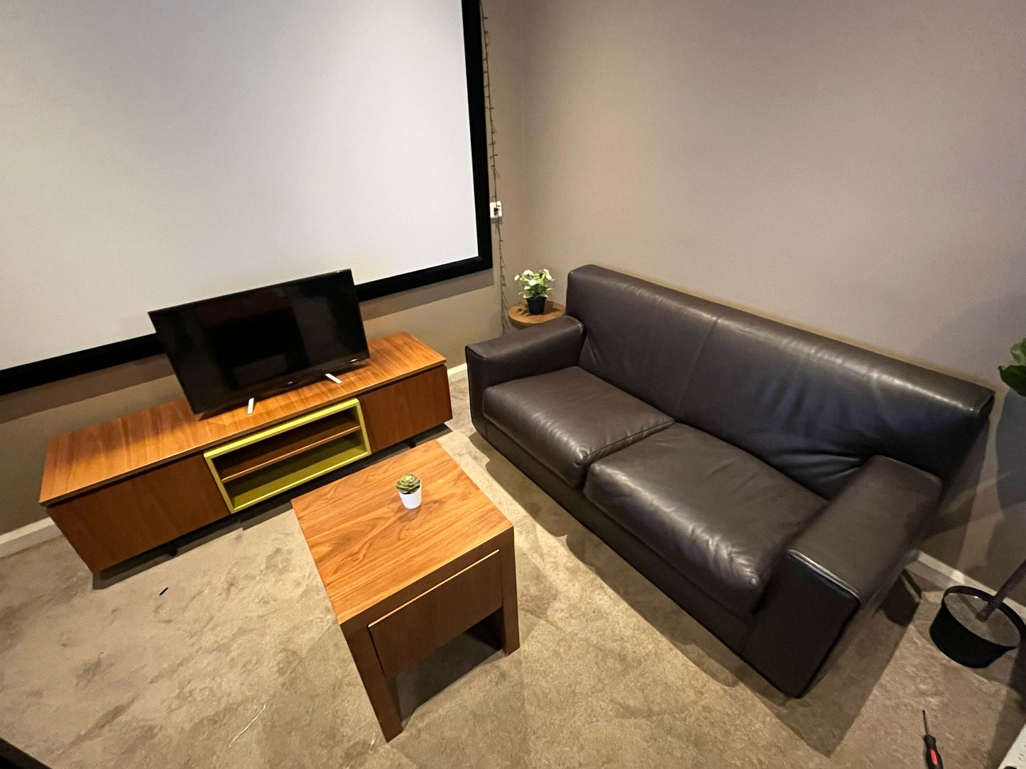 Beautiful living room set !!! Couch , tv unit , coffee table !! FREE DELIVERY!!!