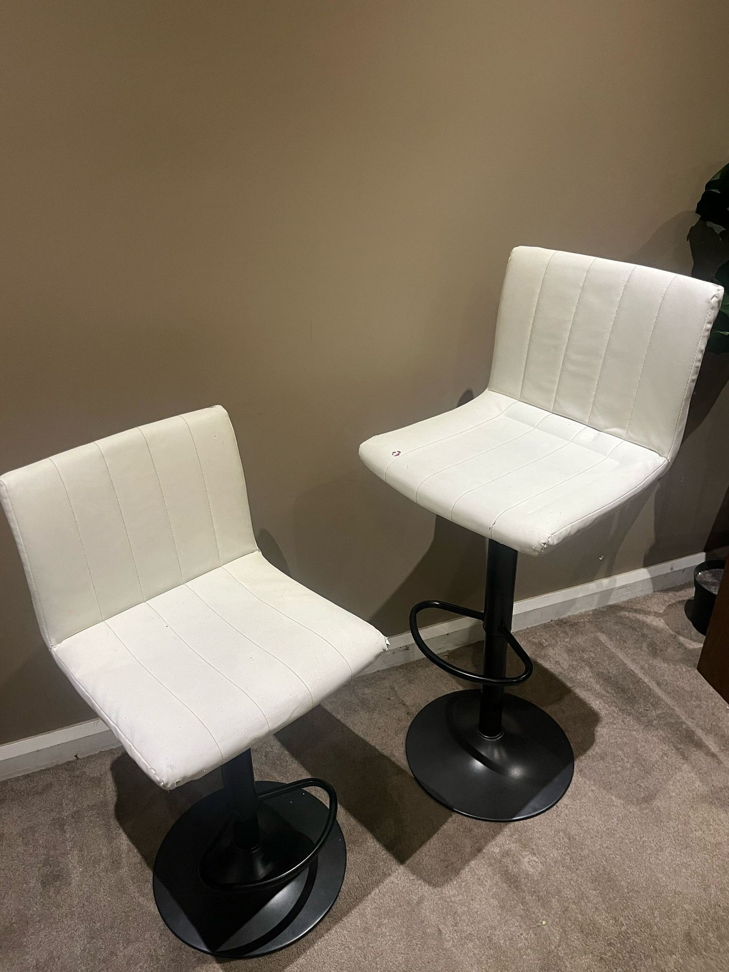 Set of 2 Adjustable Bar Stools – White Faux Leather