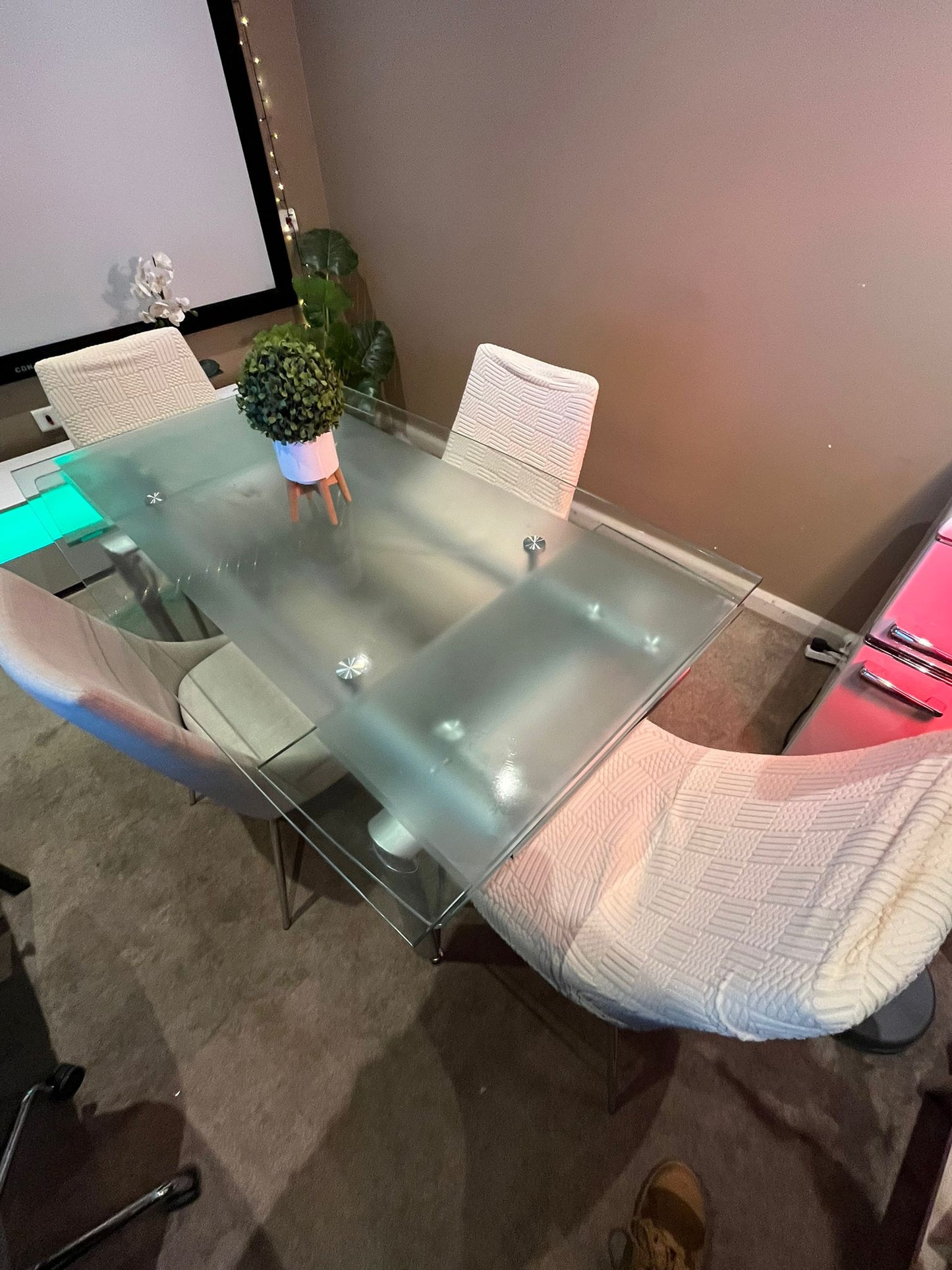 Premium Set: Extendable Glass Table (5'→7') + 3 White Chairs ✨