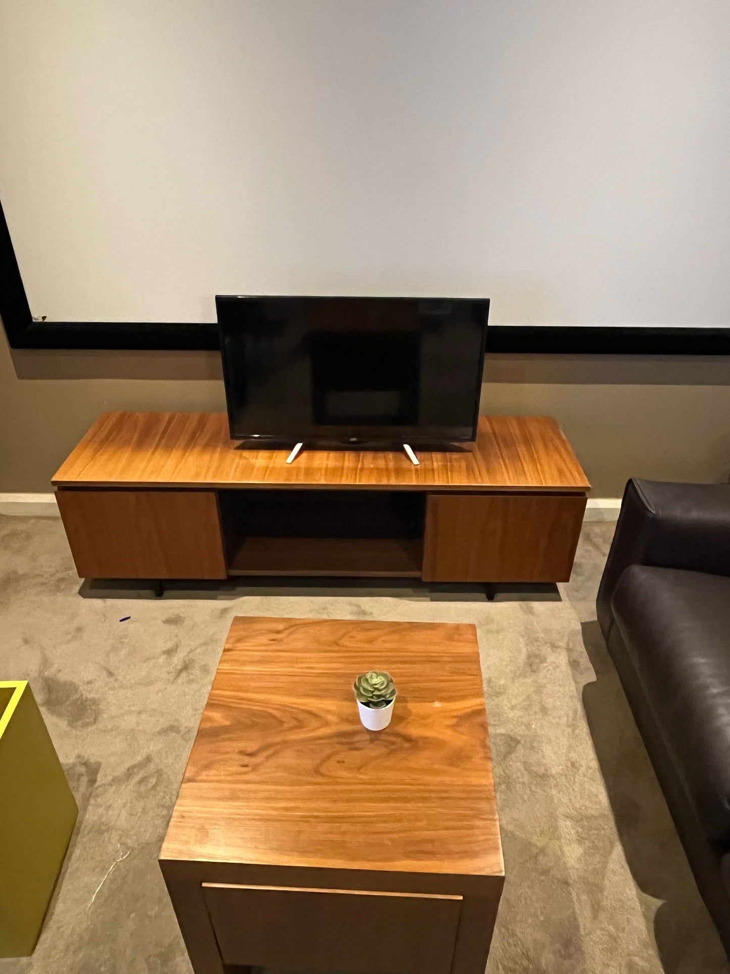 Beautiful living room set !!! Couch , tv unit , coffee table !! FREE DELIVERY!!!