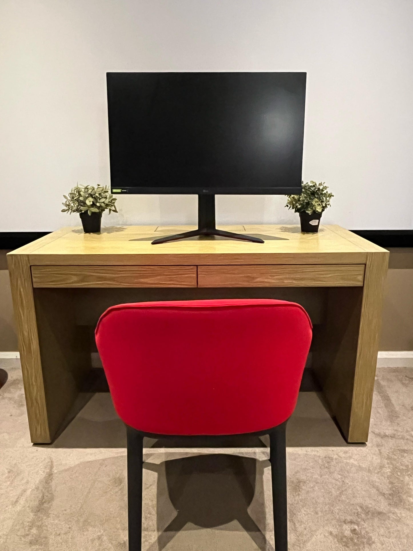 Modern Wooden Desk – Minimalist & Functional