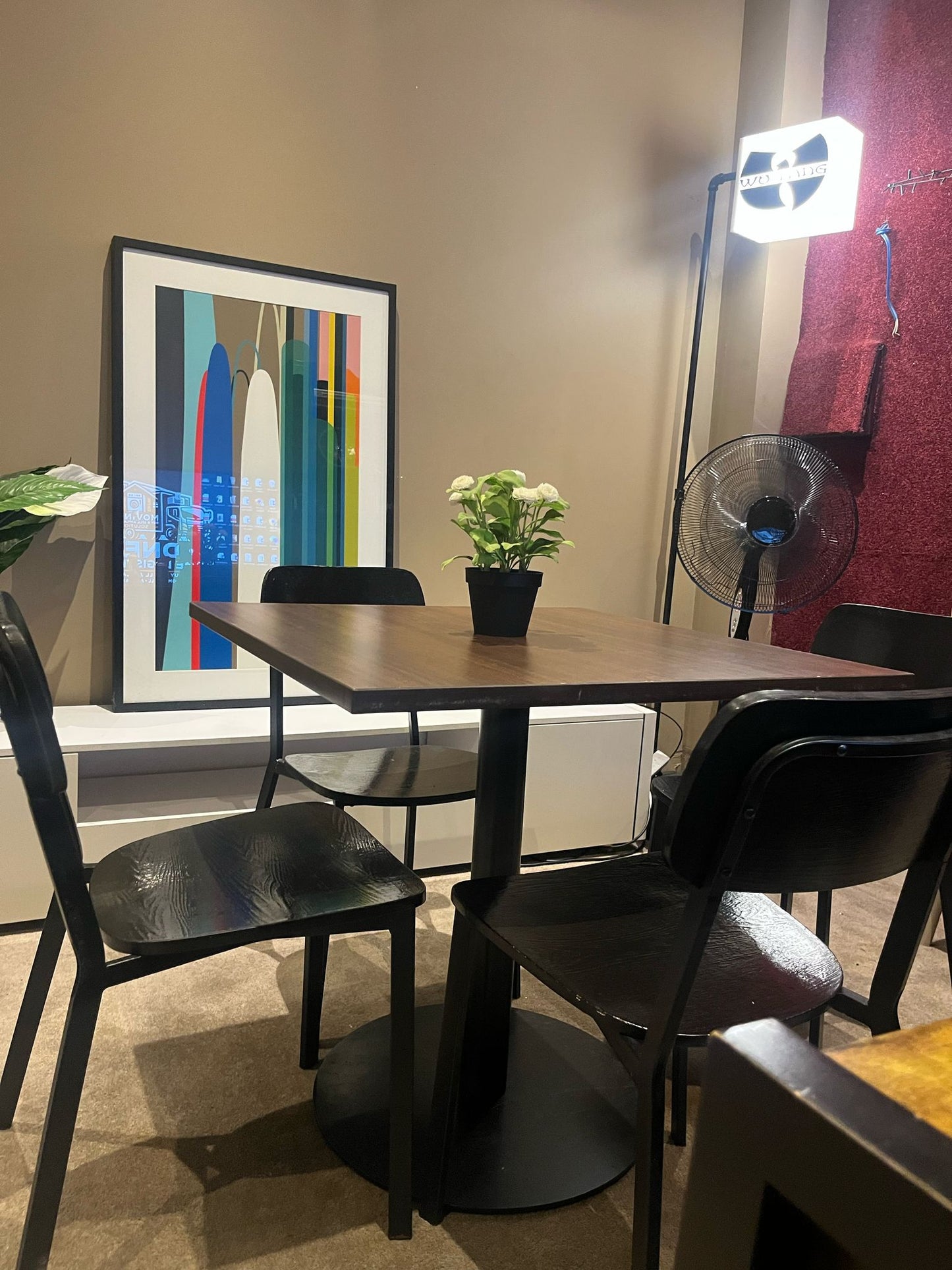 Modern 4-Seater Dining Set – Walnut Table + Black Chairs