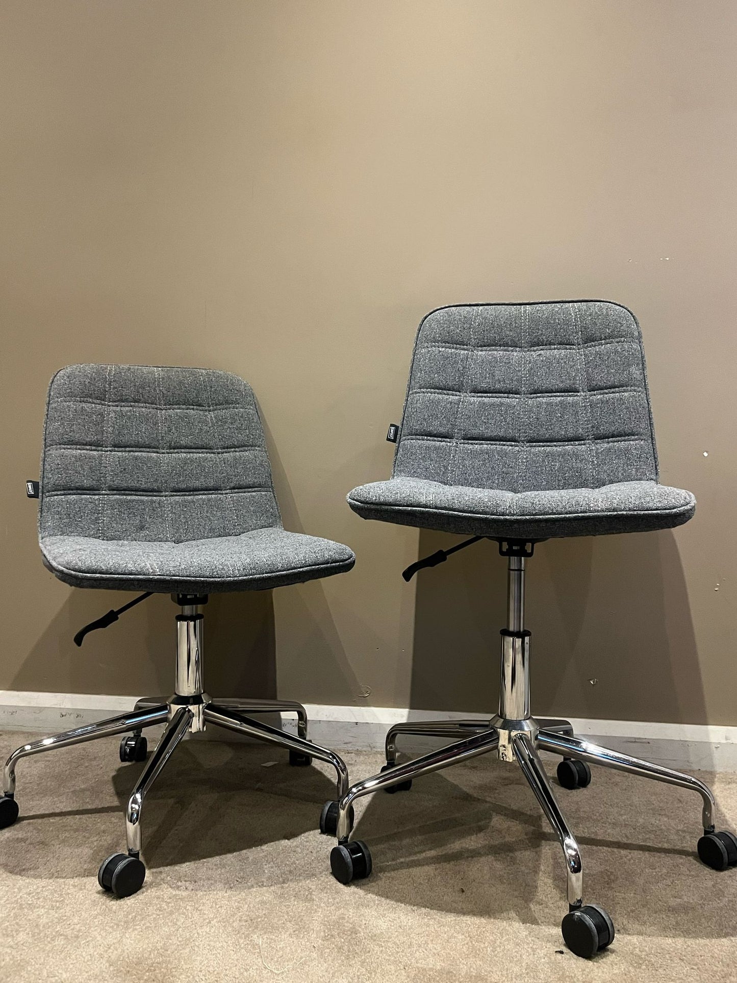 Set of 2 Grey Office Chairs – Adjustable Height & Wheels