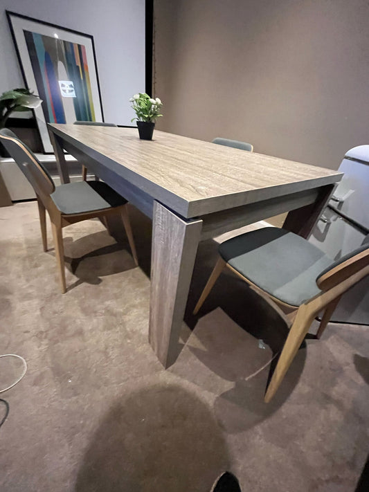 🍴 Modern Dining Table with 4 Chairs – Spacious and Stylish