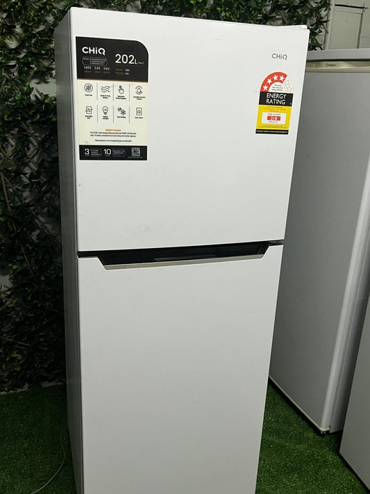 CHiQ Top Mount Fridge – 202L (Excellent Condition + User Manual Included)