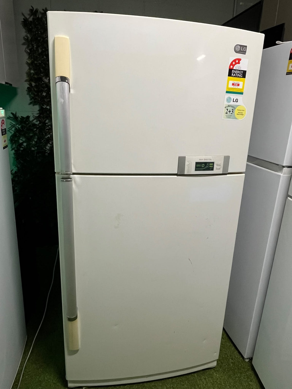 LG 563L Refrigerator / Freezer