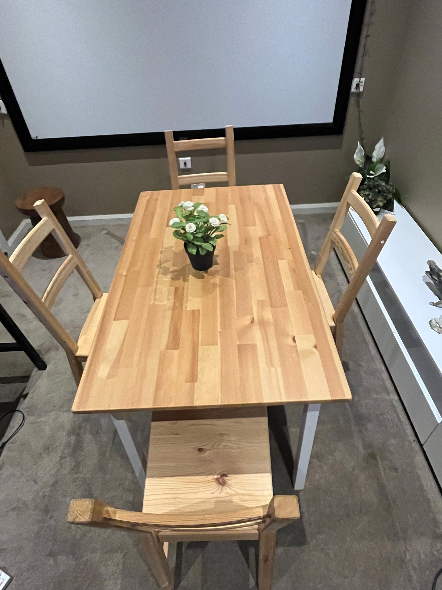 4-Seater Wooden Dining Set