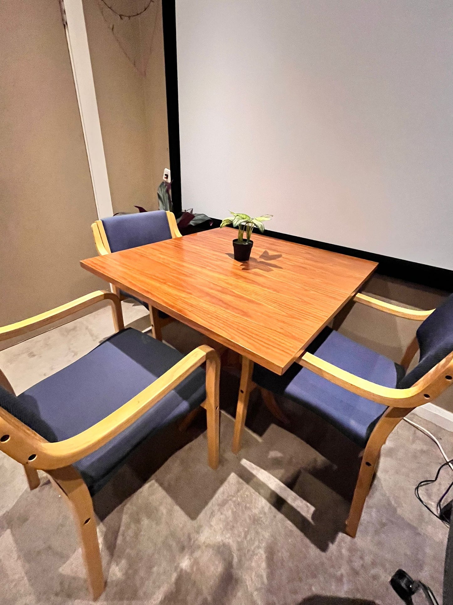 HOT SALE 🔥!! Dining Table with 3 Chairs – Modern & Elegant Style!!